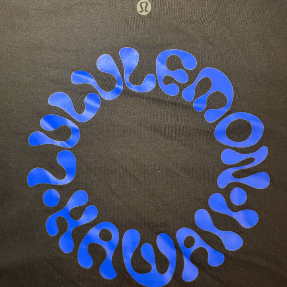 🌺 Rare!! Lululemon Hawaii Black and Blue Short Sleeve Tee🌺